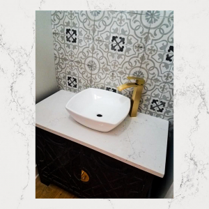 white_on_gold_quartz_bathroom__single_sink